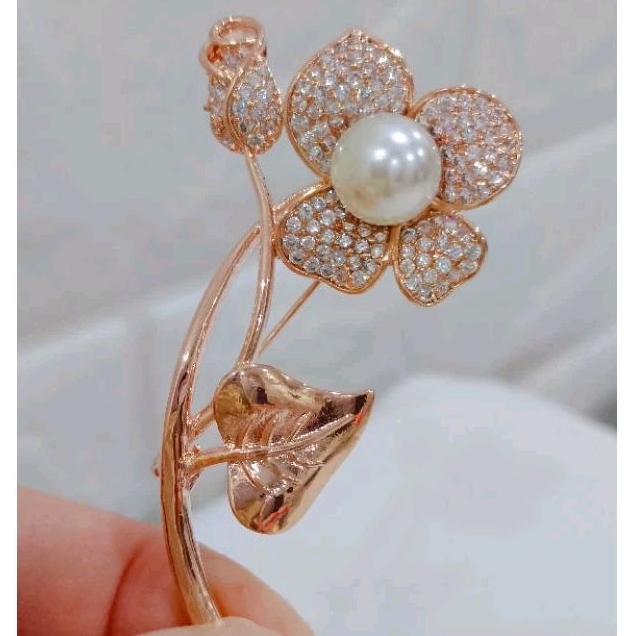 GOOD QUALITY Clover ดอกไม้ Rose Gold Silver Premium Pin เข็มกลัด Bunga Emas Ros Kerongsang 精 perempe