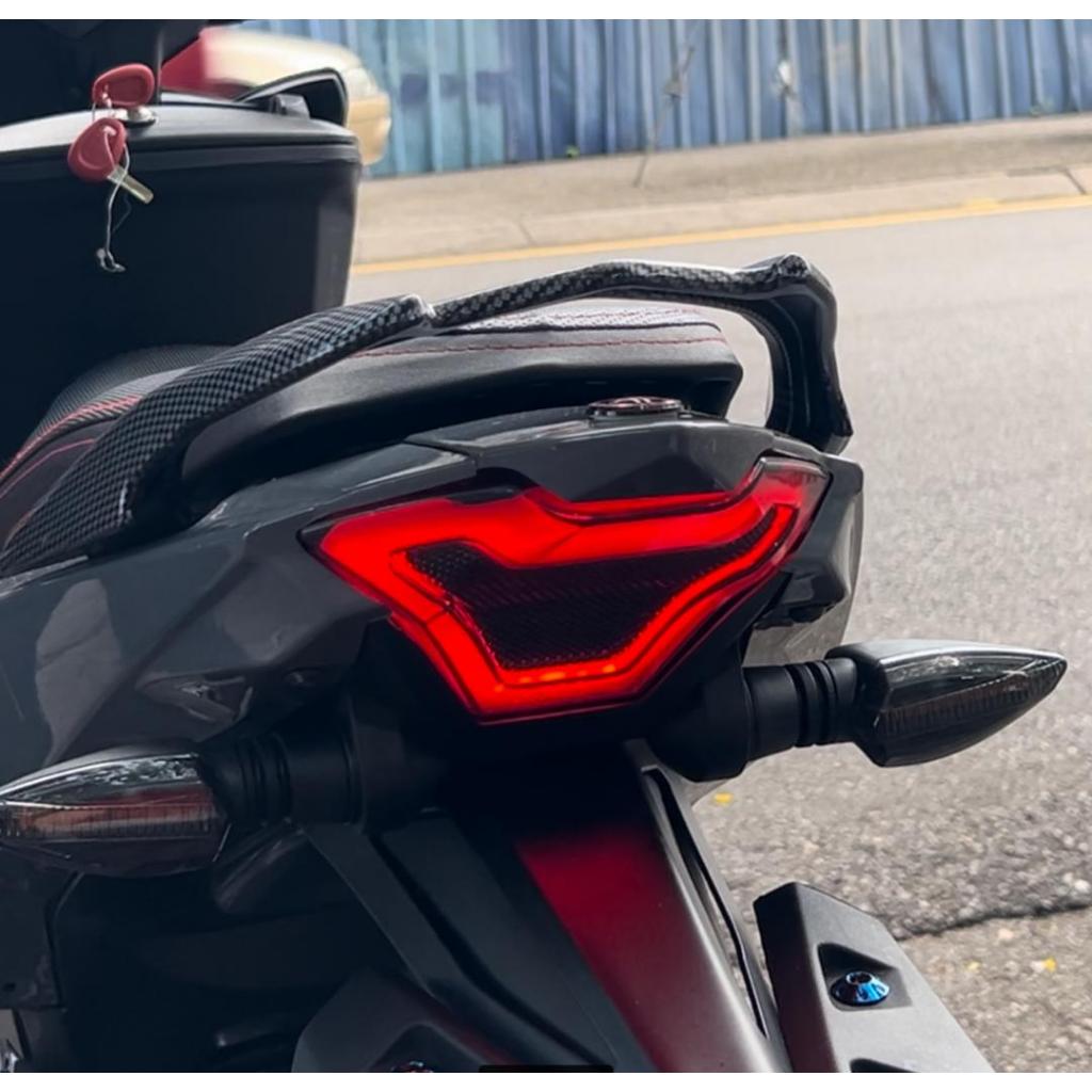 วิ่งไฟท้าย LED ชุดสัญญาณสําหรับ Yamaha Y15 V1 V2 LC150 สีฟ้าสีแดง TST Velozi 100% คุณภาพพรีเมี่ยม PN