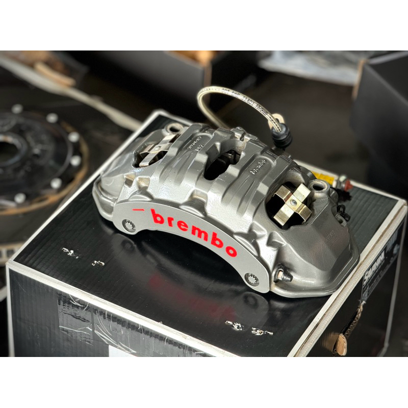 Refurbished Brembo 19Z ด้านหน้าและด้านหลัง e เบรค 4 pot(Toyota Alphard 30 /Vellfire 30 เท่านั้น)