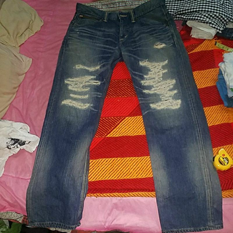 EDWIN DAYAK DISSTESS JEANS SIZE 36 LENGTH 44