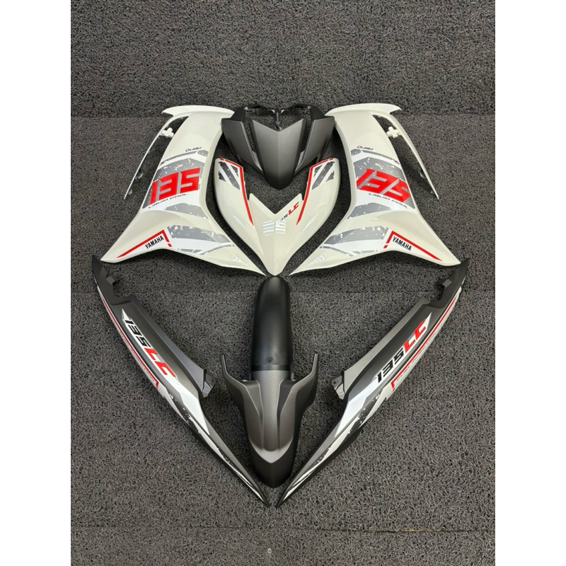 LC135 V8 FI HLD Body Cover Set สติ๊กเกอร์ Siap Tampal Design 2023 Putih Marlboro