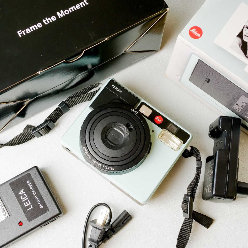 LEICA SOFORT INSTANT CAMERA FUJIFILM INSTAX MINI