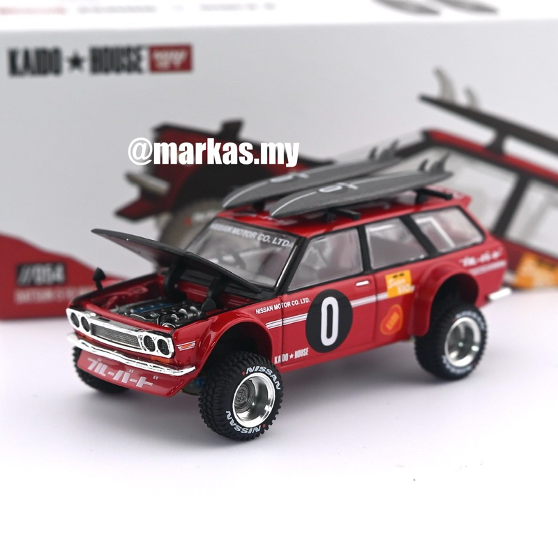 (STANDARD/CHASE) MINI GT X KAIDO HOUSE 1/64 KHMG054 DATSUN 510 WAGON GT SURF SAFARI RED BLACK