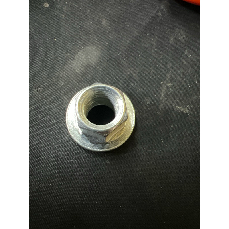 Vespa Classic Flywheel Nut สําหรับ Vespa Super, Sprint & VBB