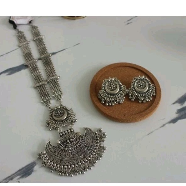 สินค้าใหม่ Bell Oxidized สร้อยคอยาวพร้อมต่างหูสําหรับหญิง