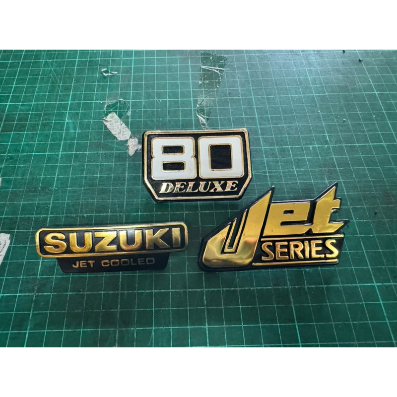 สัญลักษณ์ Suzuki Rc80 / RC100 Rc80 Deluxe JET Series โลโก้ Gold JET COOLED LOGO