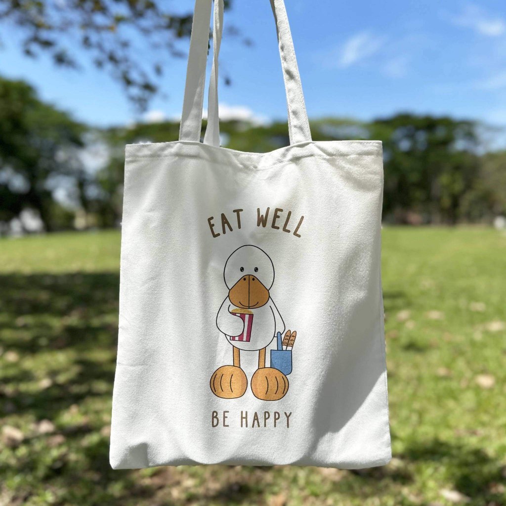 กระเป๋าโท้ตผ้าแคนวาส Duffy Eat Well Be Happy