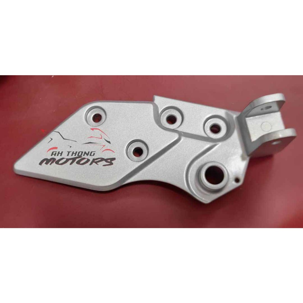 FZ150 V3,V4 พักเท้าหลัง RH/Kanan Yamaha (ไม่ใช่สําเนา) 1PA-F7462-00