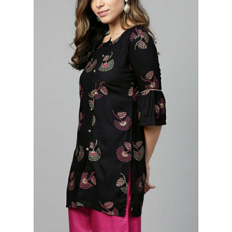 JM Couture Women เสื้อเบลาส์พิมพ์ลายดิจิตอลดีไซน์สีดําและสีทอง