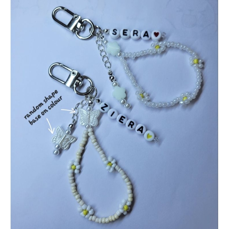 DAISY BEADS KEYCHAIN WITH CUSTOM NAME