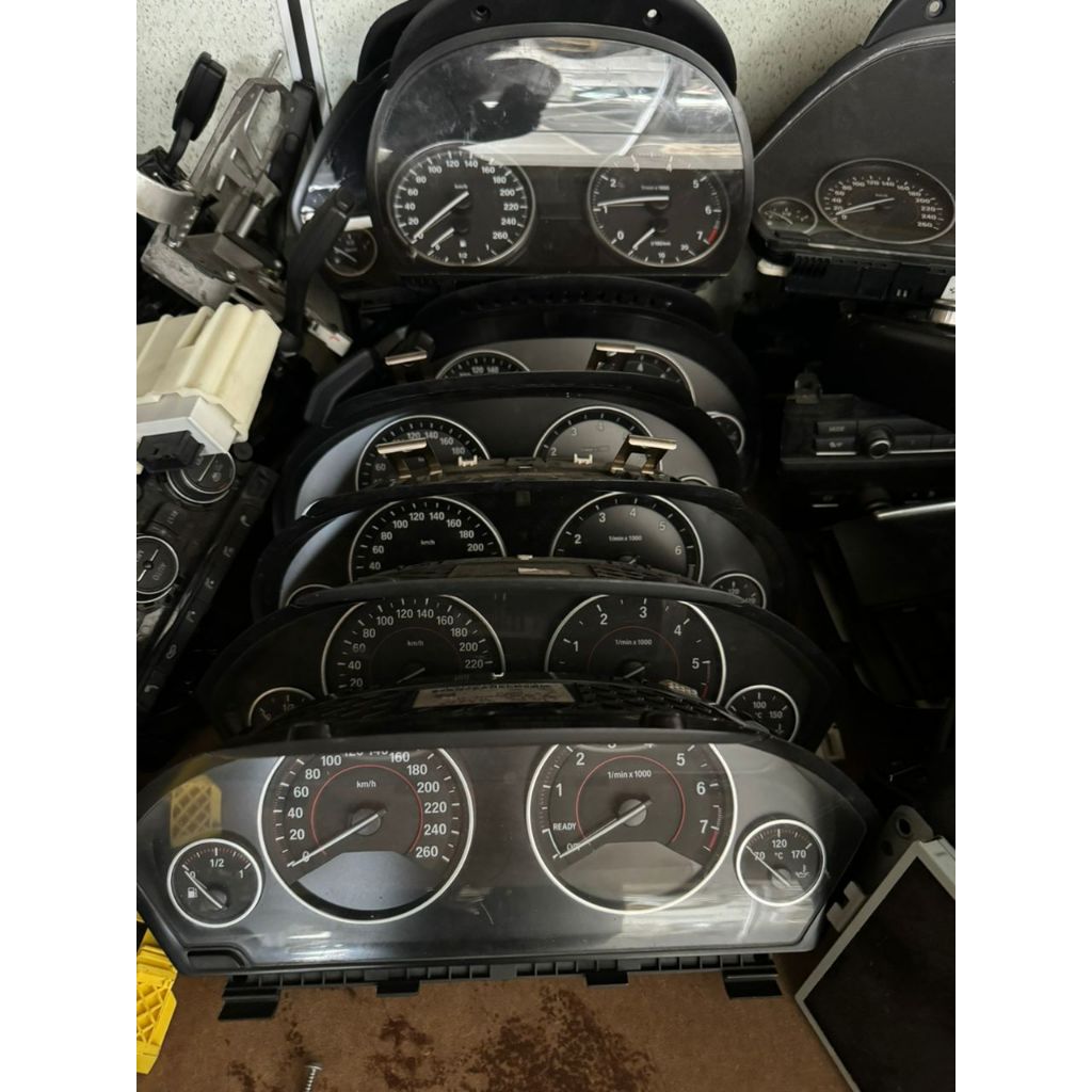 BMW F10 F30 320D 320I 328I 520I 520D 528I INSTRUMENT CLUSTER GAUGE METER SPEEDOMETER (VARIOUS)