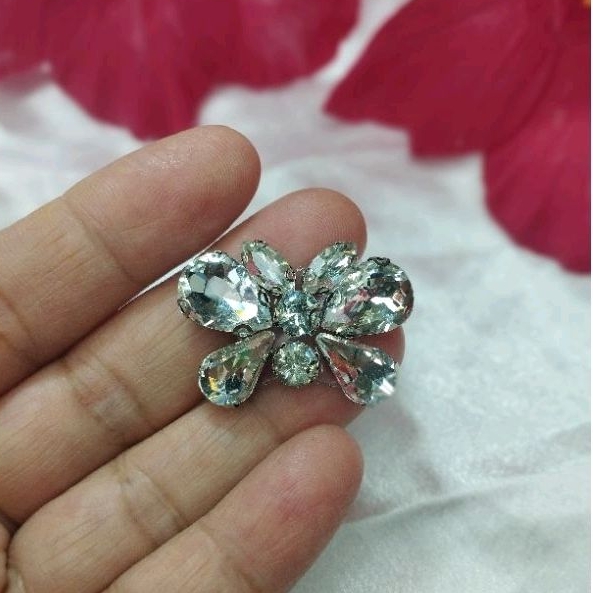 BUTTERFLY A DESIGN: GLASS BEADS/IRON ON BEADS/CUNKY BEADS/MANIK TAMPAL/CRYSTAL PATCH