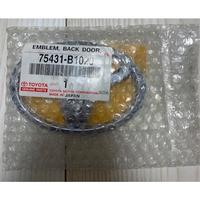 TOYOTA PASSO ARACY ประตูหลัง EMBLEM 75431-B1020