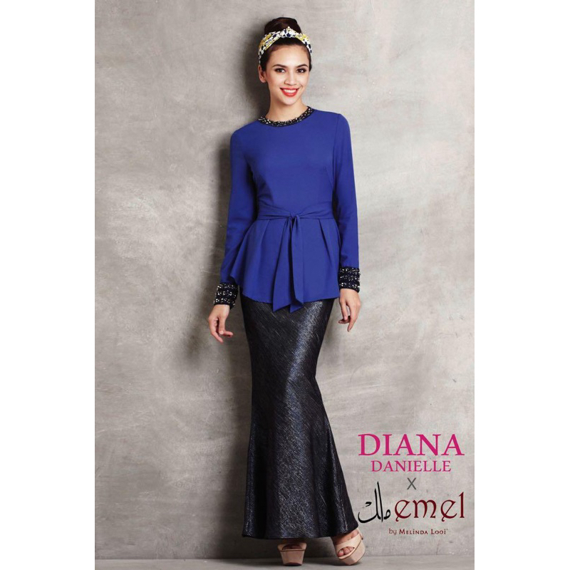 EMEL BY MELINDA LOOI SIZE XS พร้อมเข็มขัด