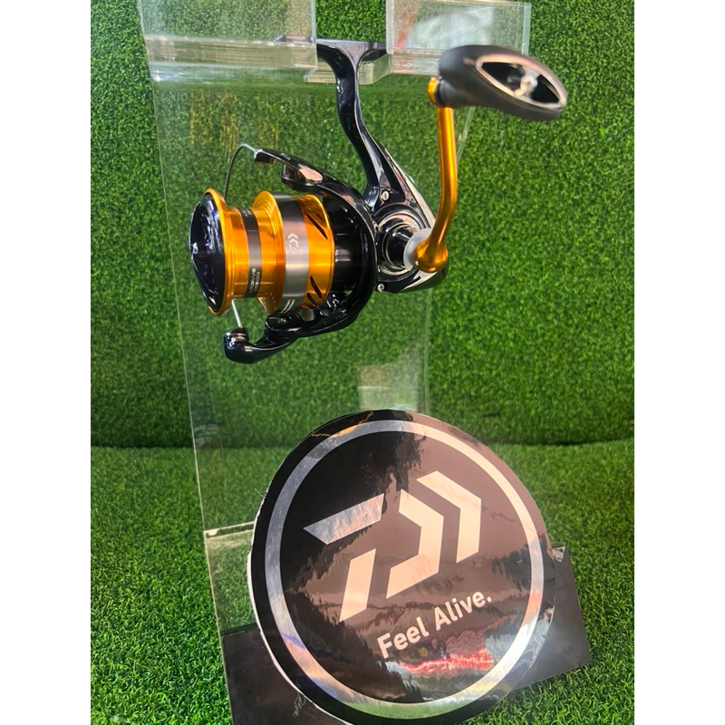 รอกหมุน Daiwa Revros LT 2023