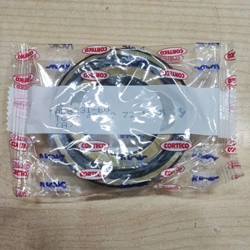 NOK AE6831-EO AE6831EO ซีลเพลาสําหรับ Kubota MP2 40x62x72/13.5 รถแทรกเตอร์มินิไถนา