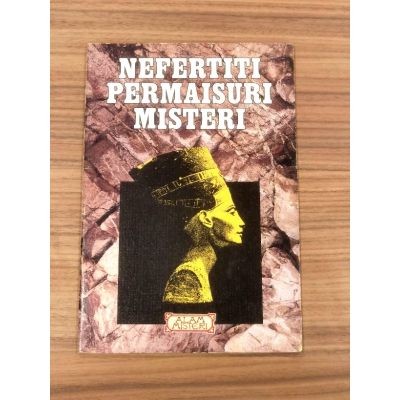 Neferti Permaisuri Mister Vintage Mystery Nature Book 1984