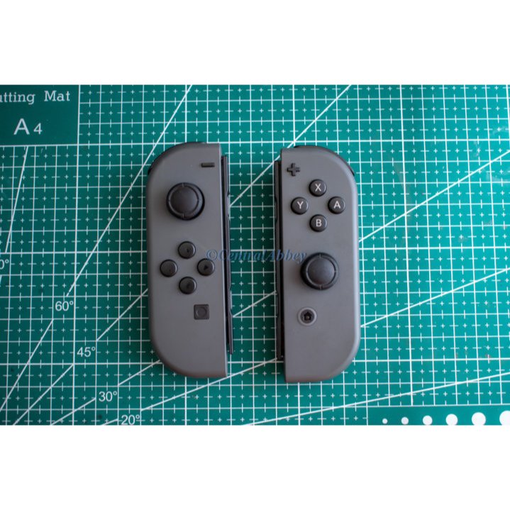 Nintendo Switch JoyCon อุปกรณ์เสริมคอนโทรลเลอร์ เกมมิ่ง มือสอง สีดํา