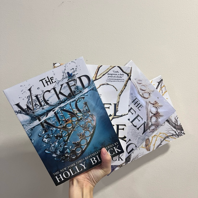 ENGKL STOCK-Holly Black Series Four books The Queen of Nothing The Wicked King The Cruel Prince How the King of