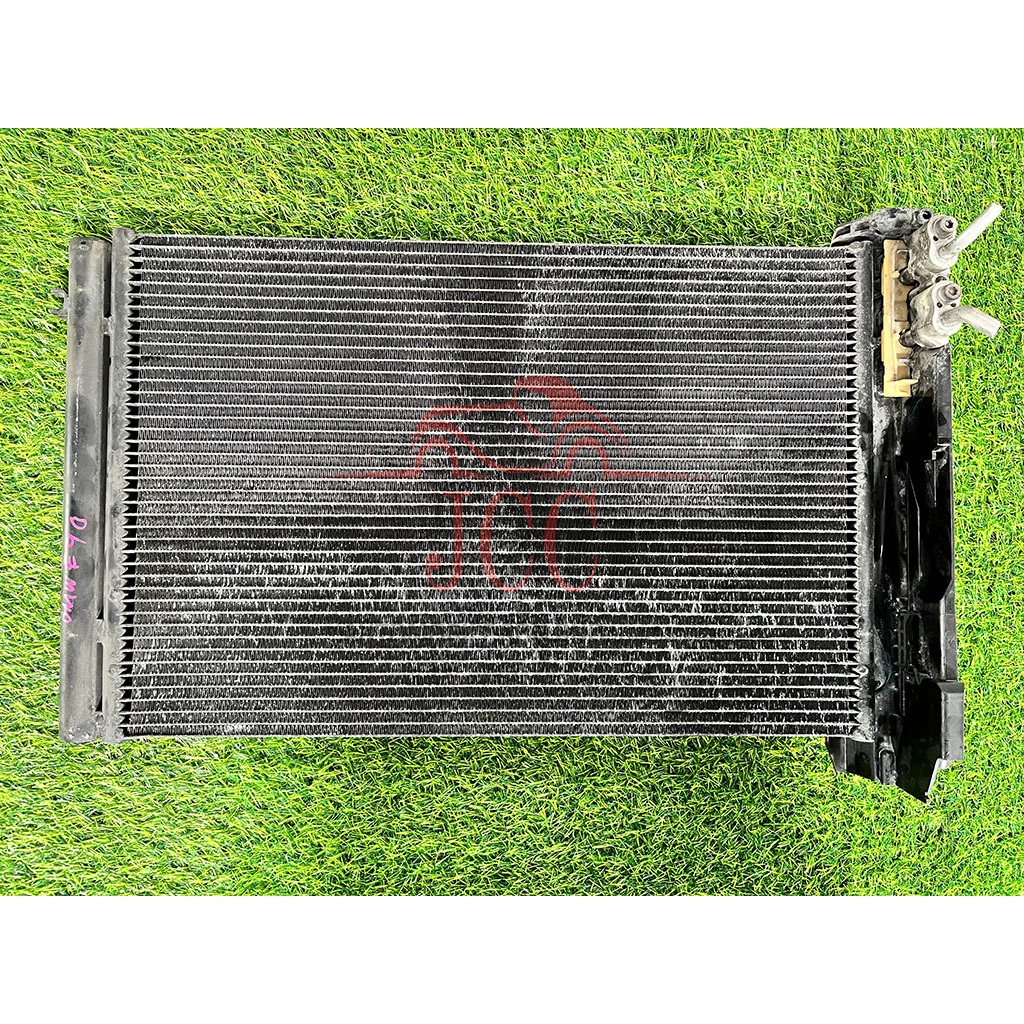 BMW E90 AIRCOND CONDENSER JAPAN USED[2E-5A-C-446]