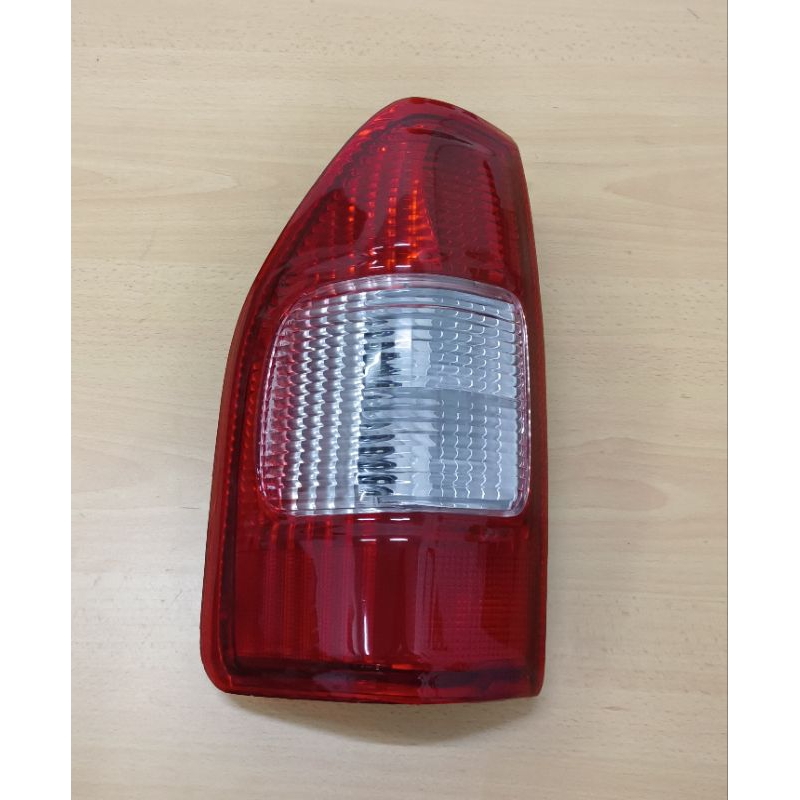 FZ Isuzu 4x4 D-Max 02Y-05Y ไฟท้าย Assy (RH/LH)