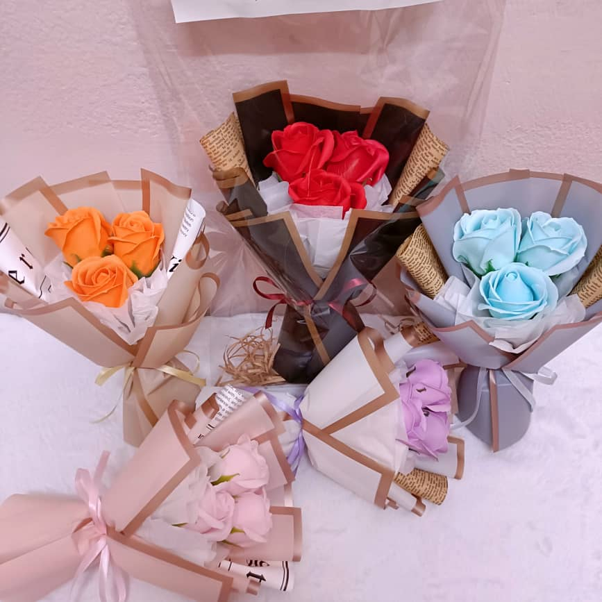 SIMPLE SOAP ROSE BOUQUET WITH BAG, MOTHERS DAY, TEACHERS DAY