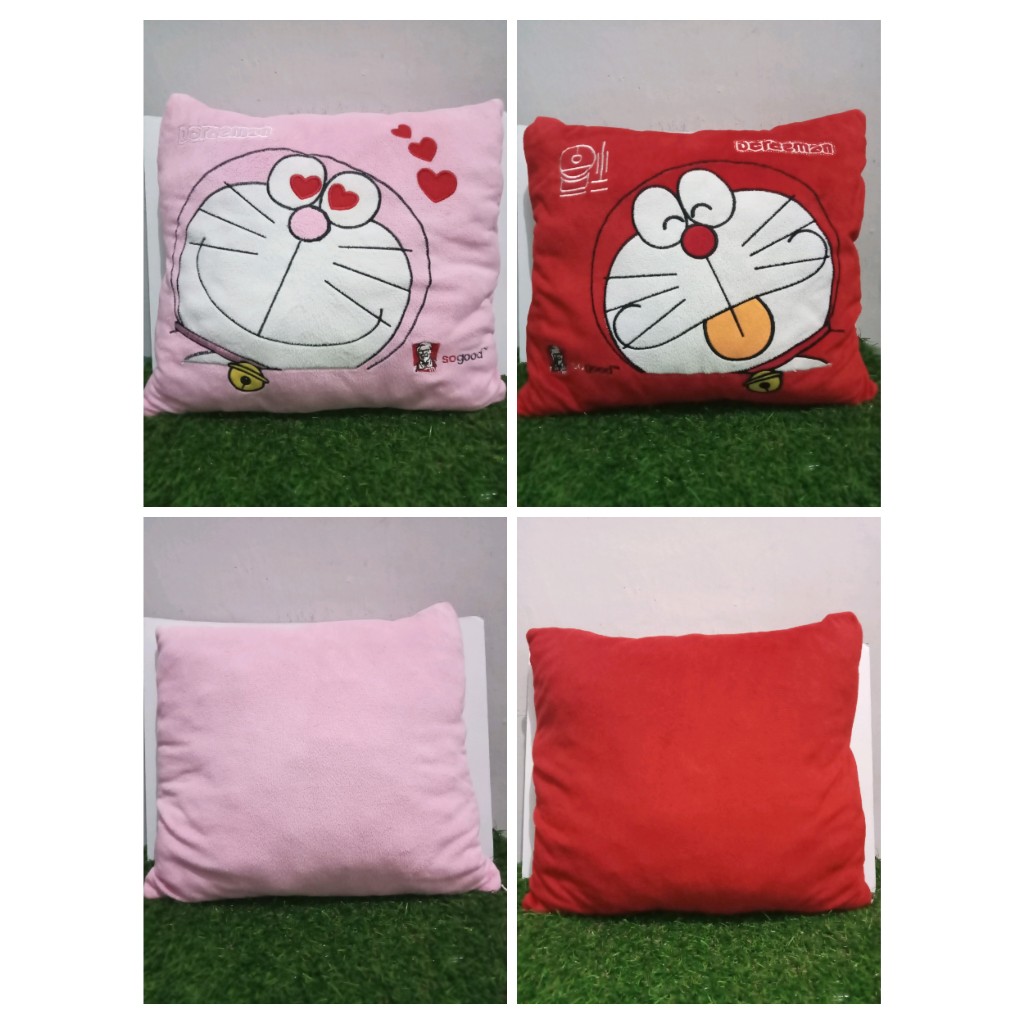 หมอนสี่เหลี่ยม KFC Doraemon