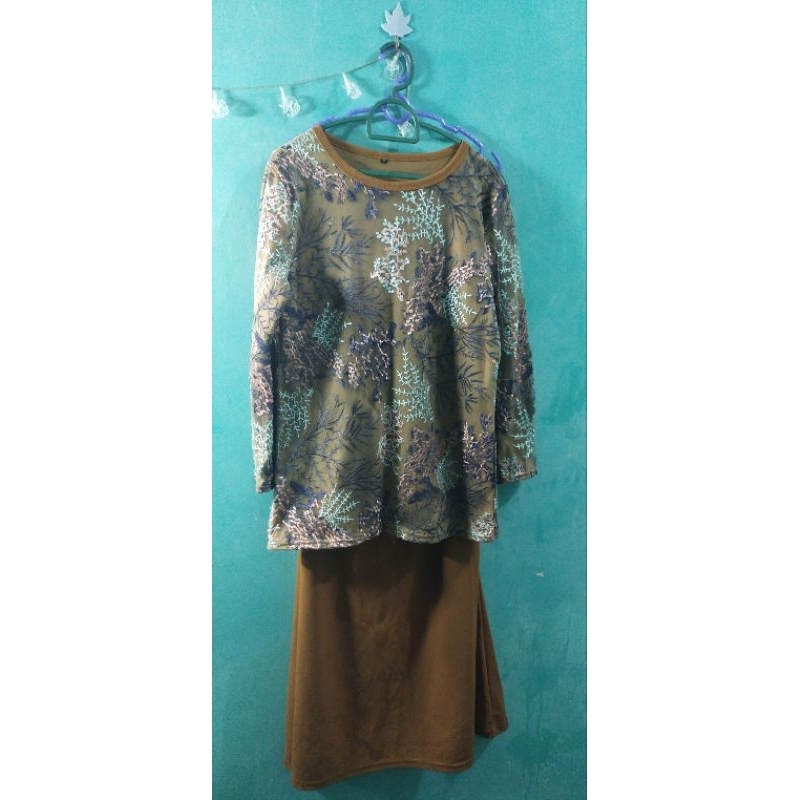 PRELOVED RAYA CLOTHES AVAILABLE ใน 4 ประเภทของผ้า