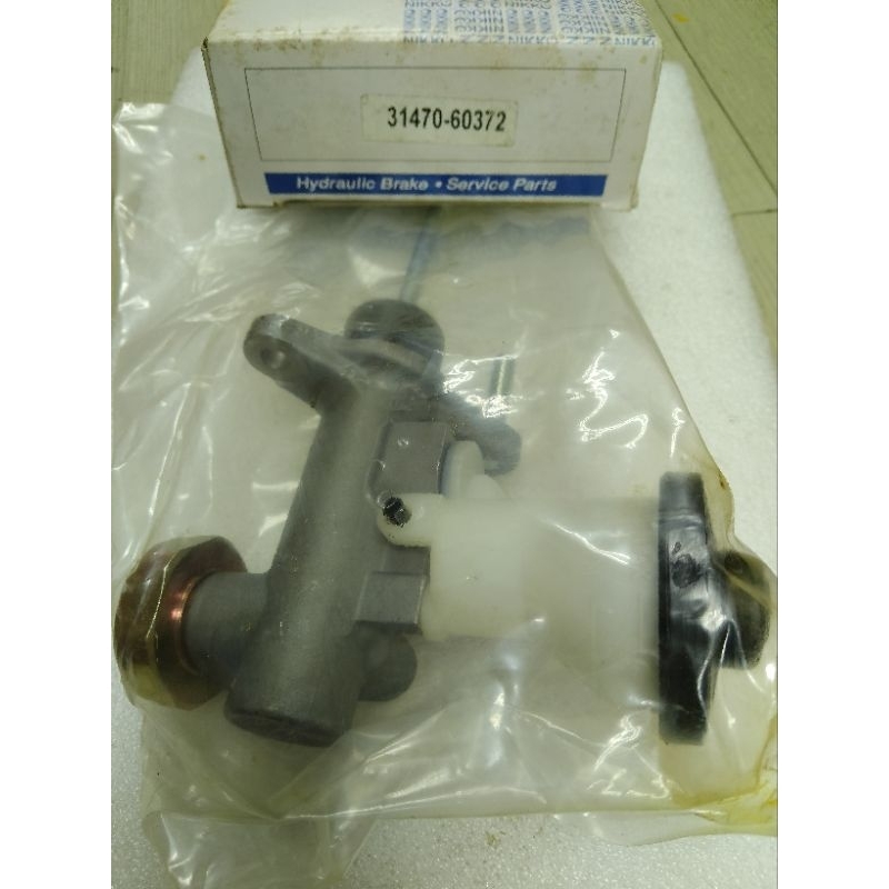 TOYOTA LAND CRUISER HZJ80 CLUTCH MASTER PUMP(31470-60372)