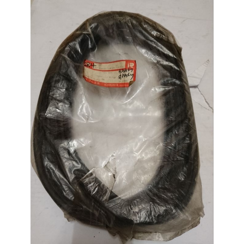 HONDA SR4 BOOT LID RUBBER
(85861-SR4-000)