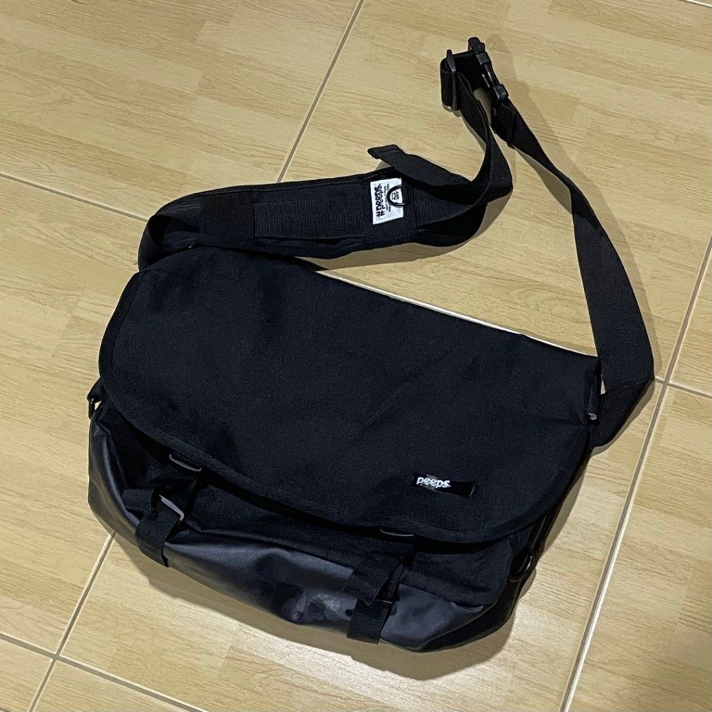 [USED] Peeps Essential Messenger Bag