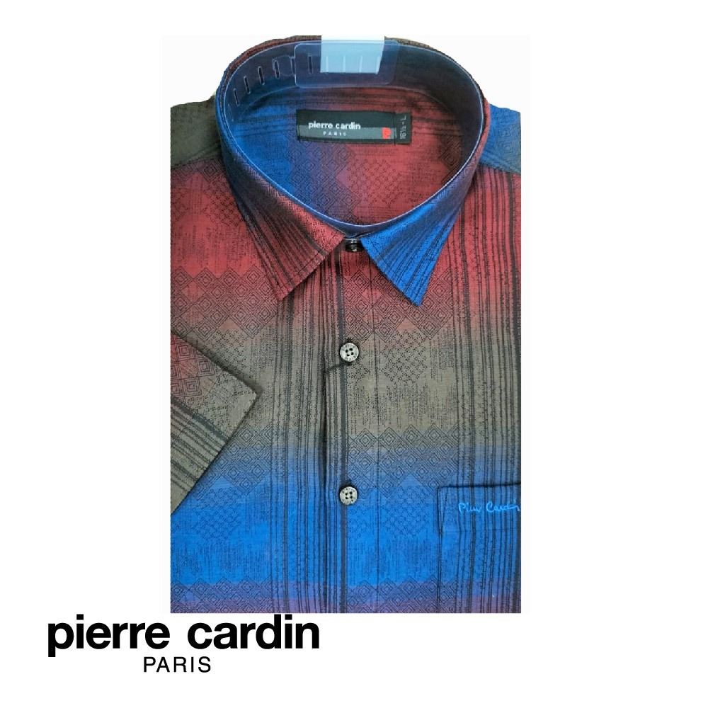 Pierre CARDIN เสื้อยืดบาติก แขนสั้น พร้อมกระเป๋า (พอดีตัว) สีน้ําเงิน แดง (W4105B-11513)