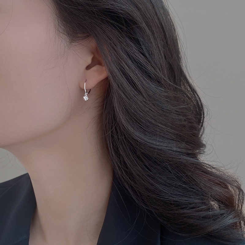 BLOSSOM Extra Tiny CZ ต่างหูห่วง Huggies, Dainty White Gold Plated Diamond Drop ต่างหู