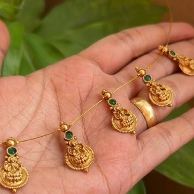 LAKSHMI STATUE COIN CHOCKER พร้อมหิน