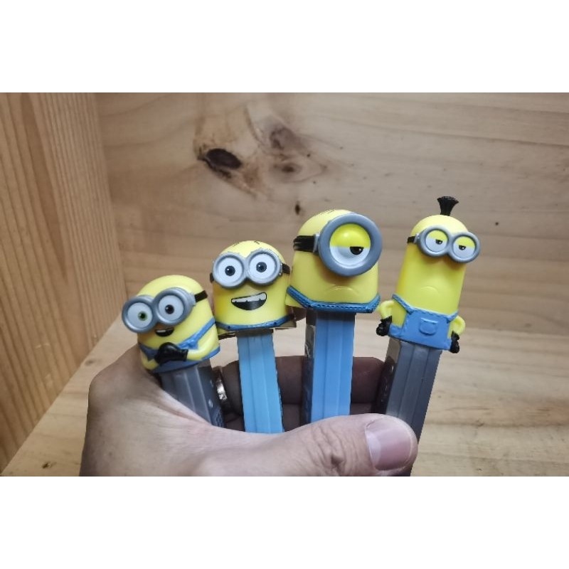 4 ชิ้น PEZ Candy Dispenser Minions Collection