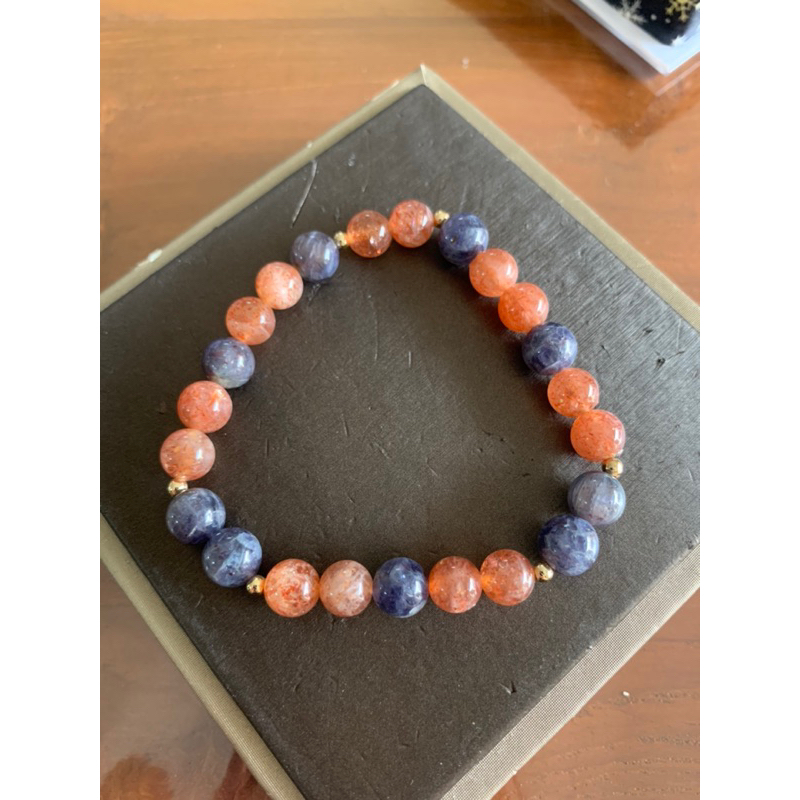 สร้อยข้อมือคริสตัล Iolite และ Sunstone