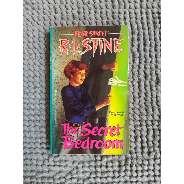 ห้องนอนลับ (Fear Street 13) โดย ML. Stine [Preloved] นิยายสยองขวัญ Young Adult Thriller