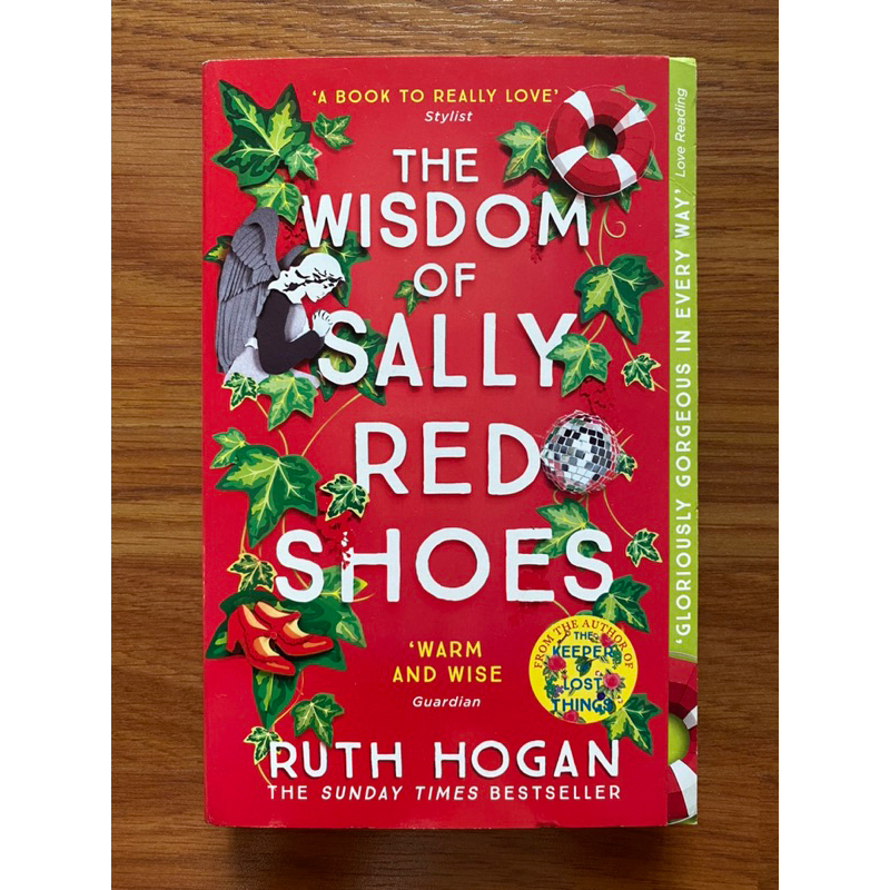 รองเท้า Wisdom of Sally Red โดย Ruth Hogan