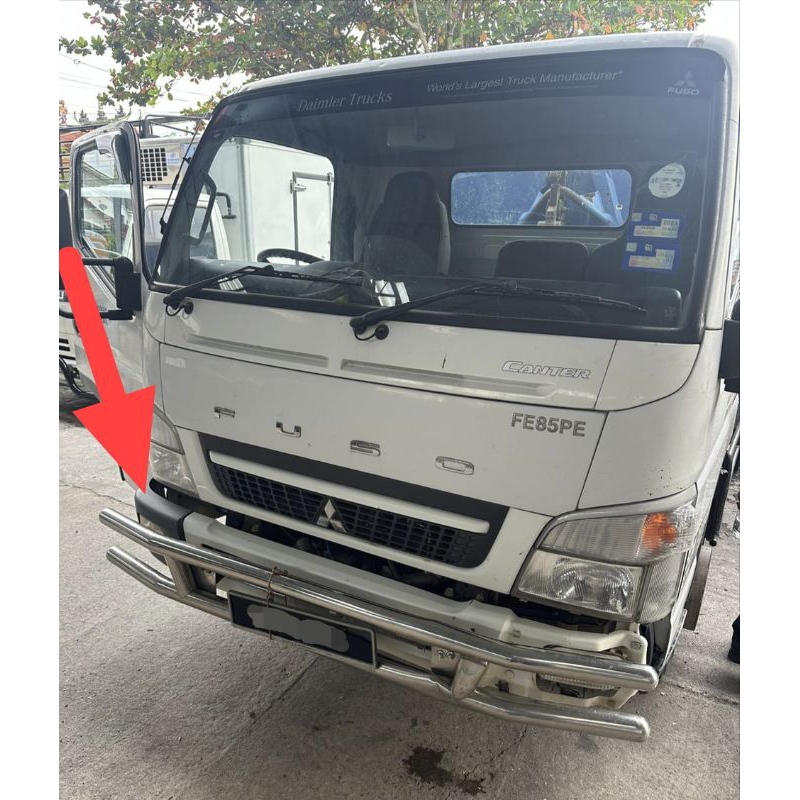 FZ Mitsubishi Canter Fuso FE85PG FE85PE กันชนข้าง (RH / LH)