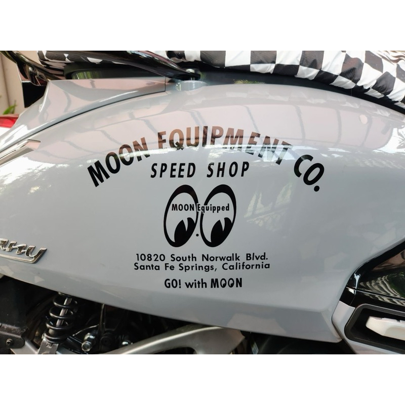ของแท้ Mooneyes Speed Shop สติ๊กเกอร์ติดมอเตอร์รถยนต์กันน้ํา