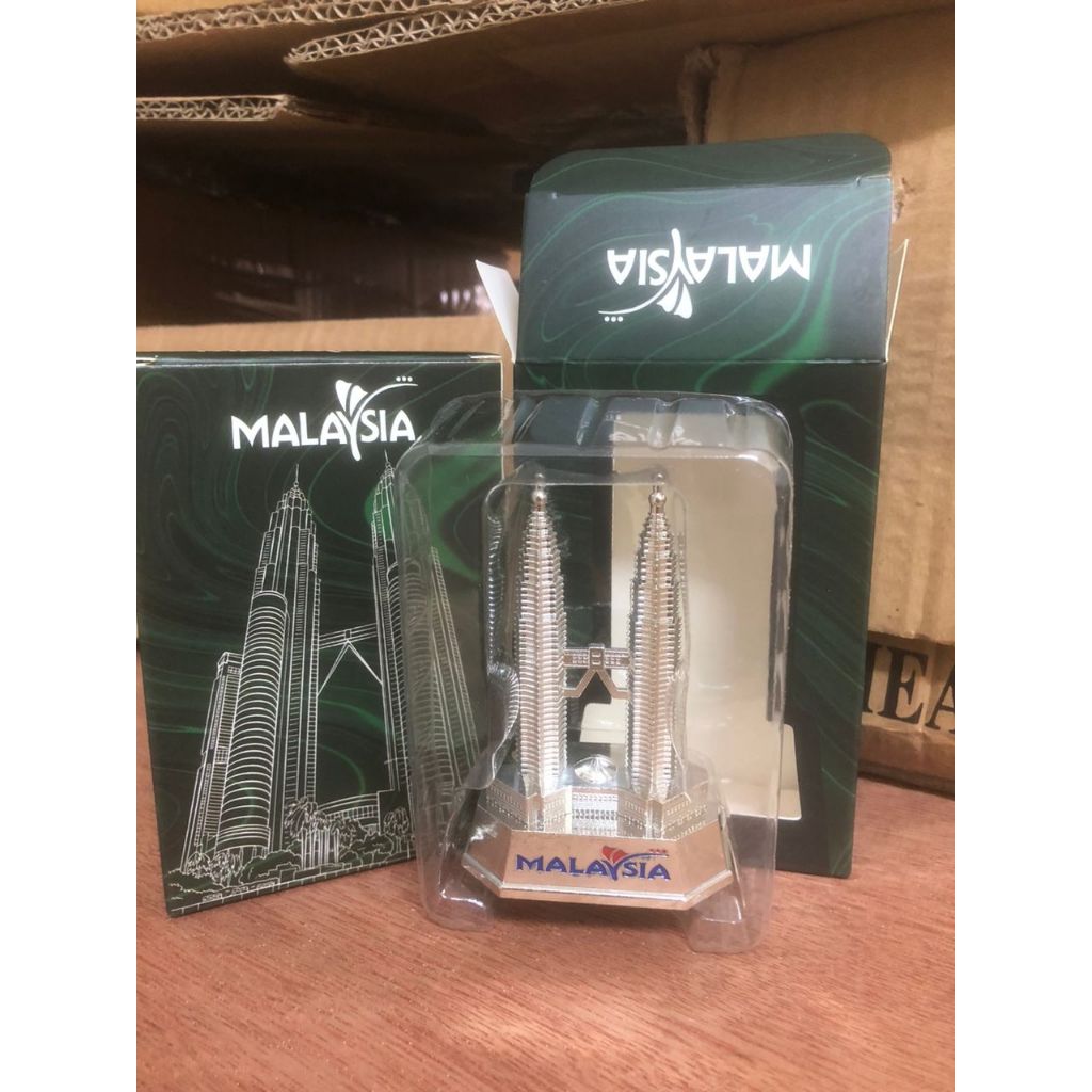 Metal Twin Tower 3 นิ้ว/ ที่เปิดขวด/ I Love KL/ ของที่ระลึก * *