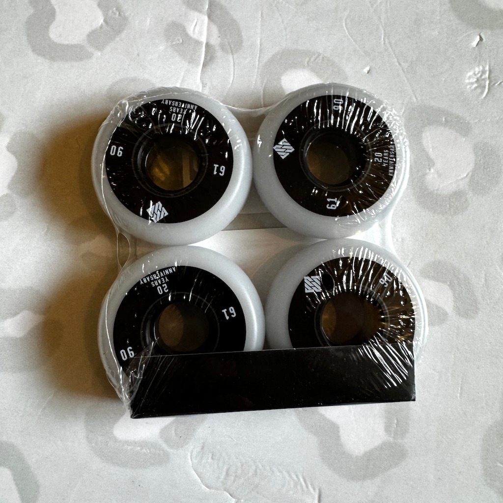 USD - ล้ออินไลน์สเก็ต Aggressive ทีม 61 มม./90a