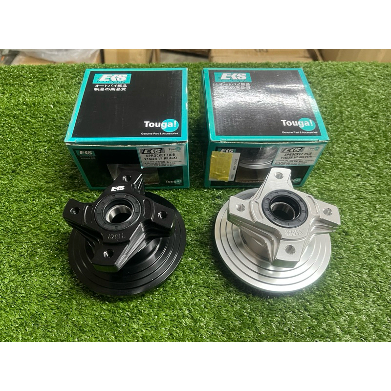 Y15 Sprocket Hub สีดํา/เงิน Eks