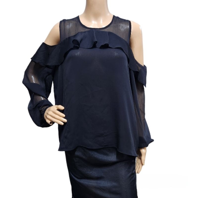 PW96 (XL) H&M Plus Size Solid Cold Shoulder Ruffled Chiffon