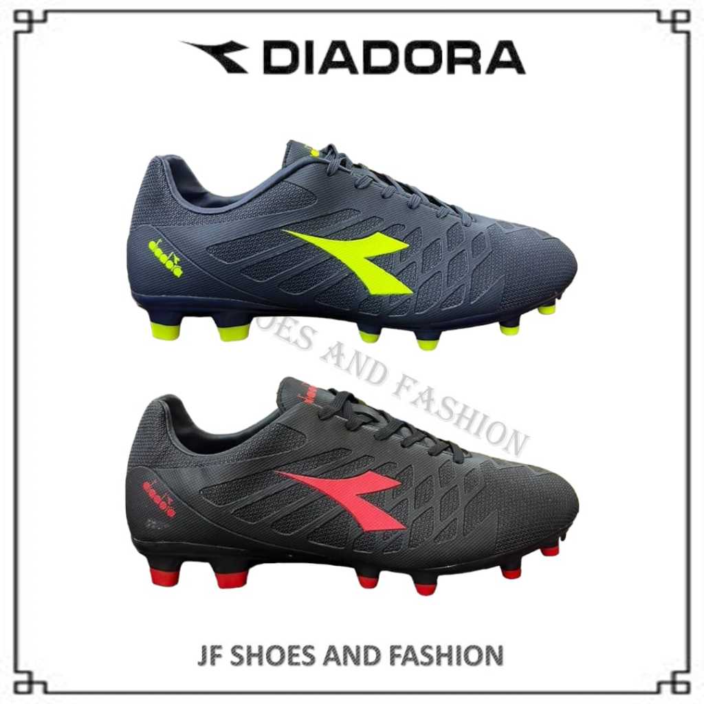 Diadora วัยรุ่นฟุตบอลผู้ใหญ่รองเท้าสนามฟุตบอล DSC8158 Padang รองเท้าฟุตบอลวัยรุ่นผู้ใหญ่น้ําหนักเบาร