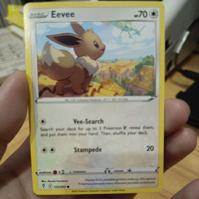 Pokemon TCG Eevee Evolving Skies