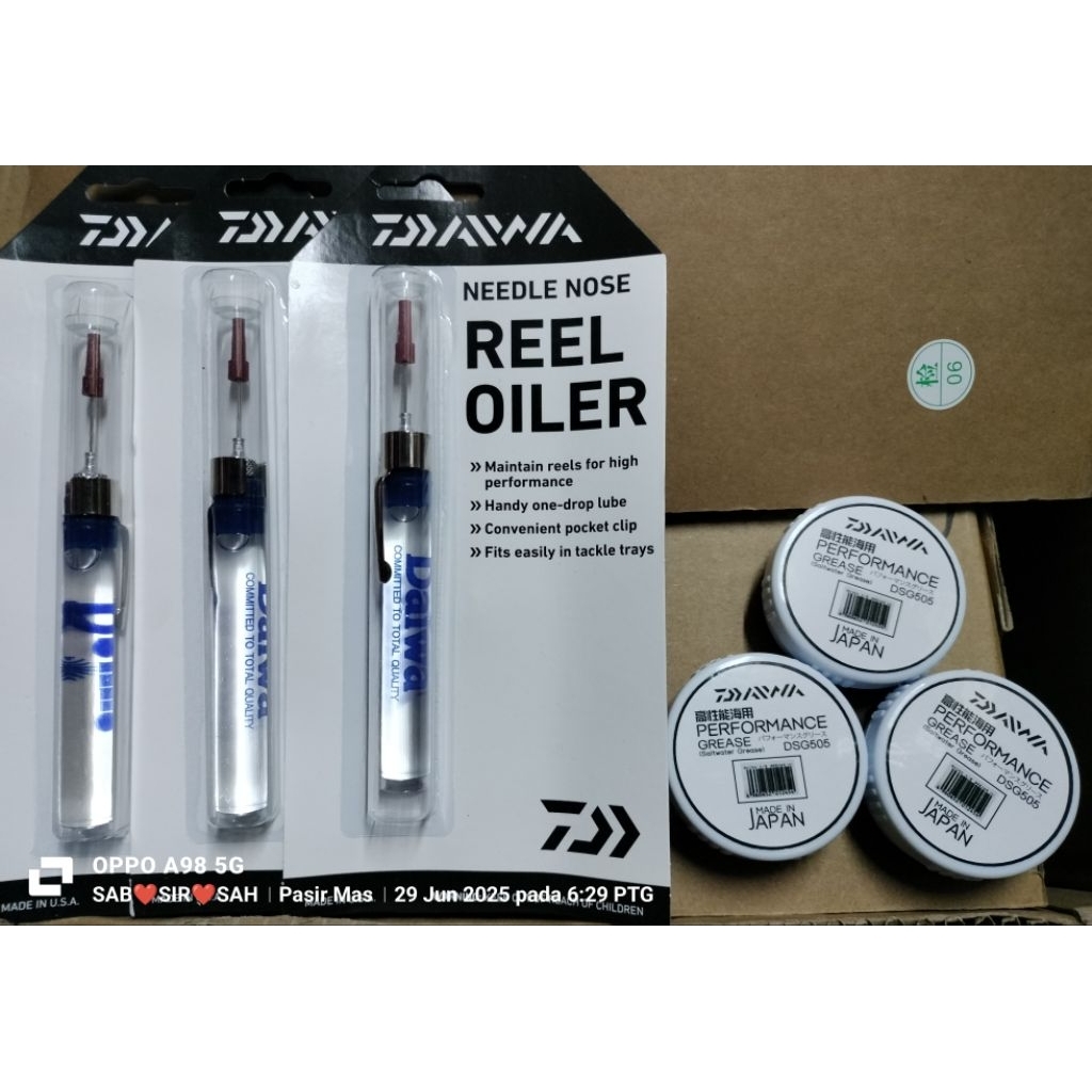 DAIWA REEL OILER NEEDLE NOSE / GREASE JAPAN