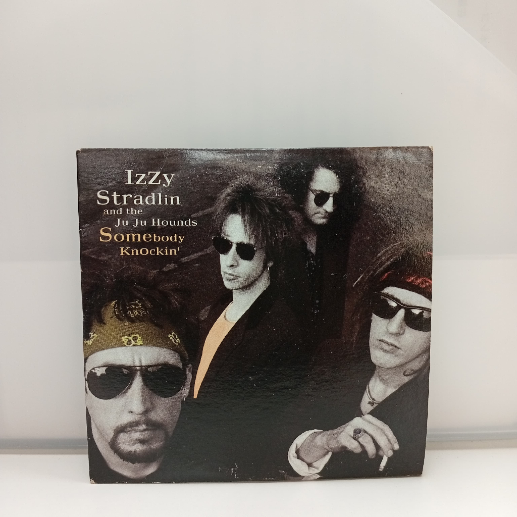 U260-55 CD TERPAKAI [ IZZY STRADLIN AND THE JU JU JU HOUNDS - SOMEBODY KNOCKIN ] ซีดีที่ใช้แล้ว U260