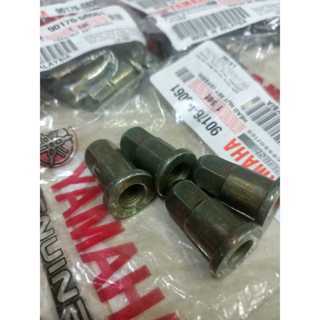 YAMAHA Y100 Y110 SS2 HEAD BLOCK NUT STUD SET สีเขียว//น้ํา YAMAHA (1 ชุด 4 ชิ้น)