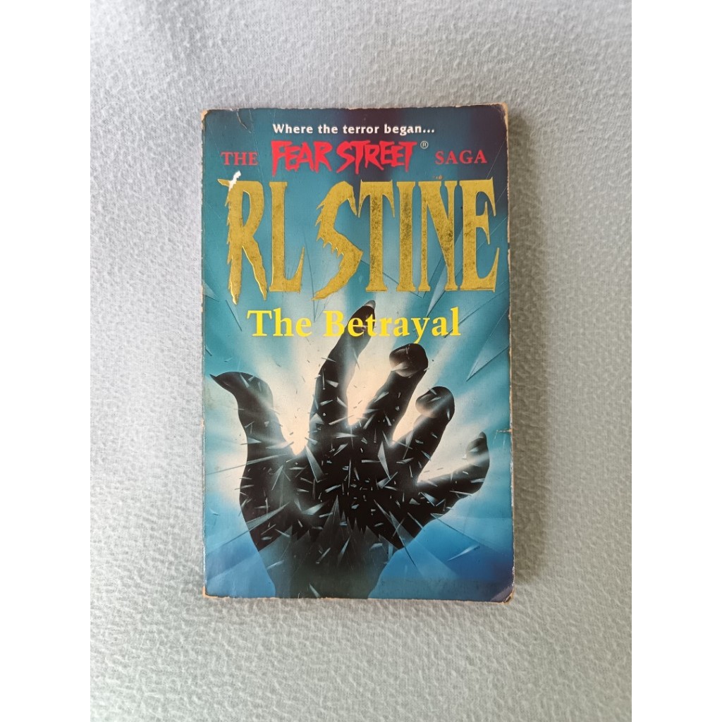 The Betrayal (The Fear Street Saga 1) โดย DL Stine [Preloved] นิยายวินเทจ Horror Young Adult Thrille